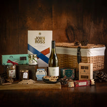 Load image into Gallery viewer, The Classic Christmas Hamper

