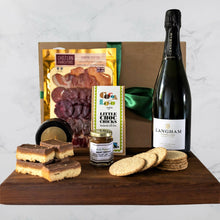 Load image into Gallery viewer, Summer Hamper with English Sparkling
